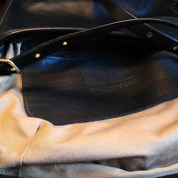 Coach - Picture 5 of 8